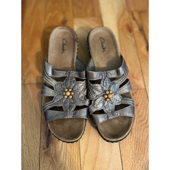 Clarks Lexi Myrtle‎ Women's Pewter Leather Slides Size 8 - Picture 1 of 6